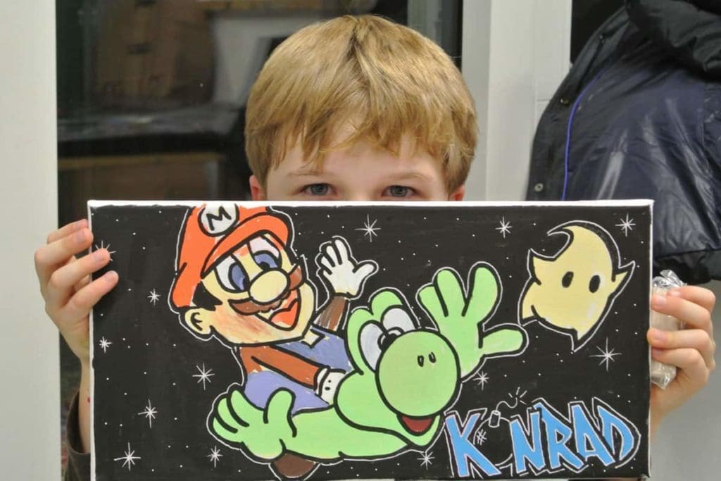 Um den 8. Geburtstag von Konradgebührend zu feiern, haben wir mit ihren Gästen ein coolen Graffiti kindergeburtstag geplant