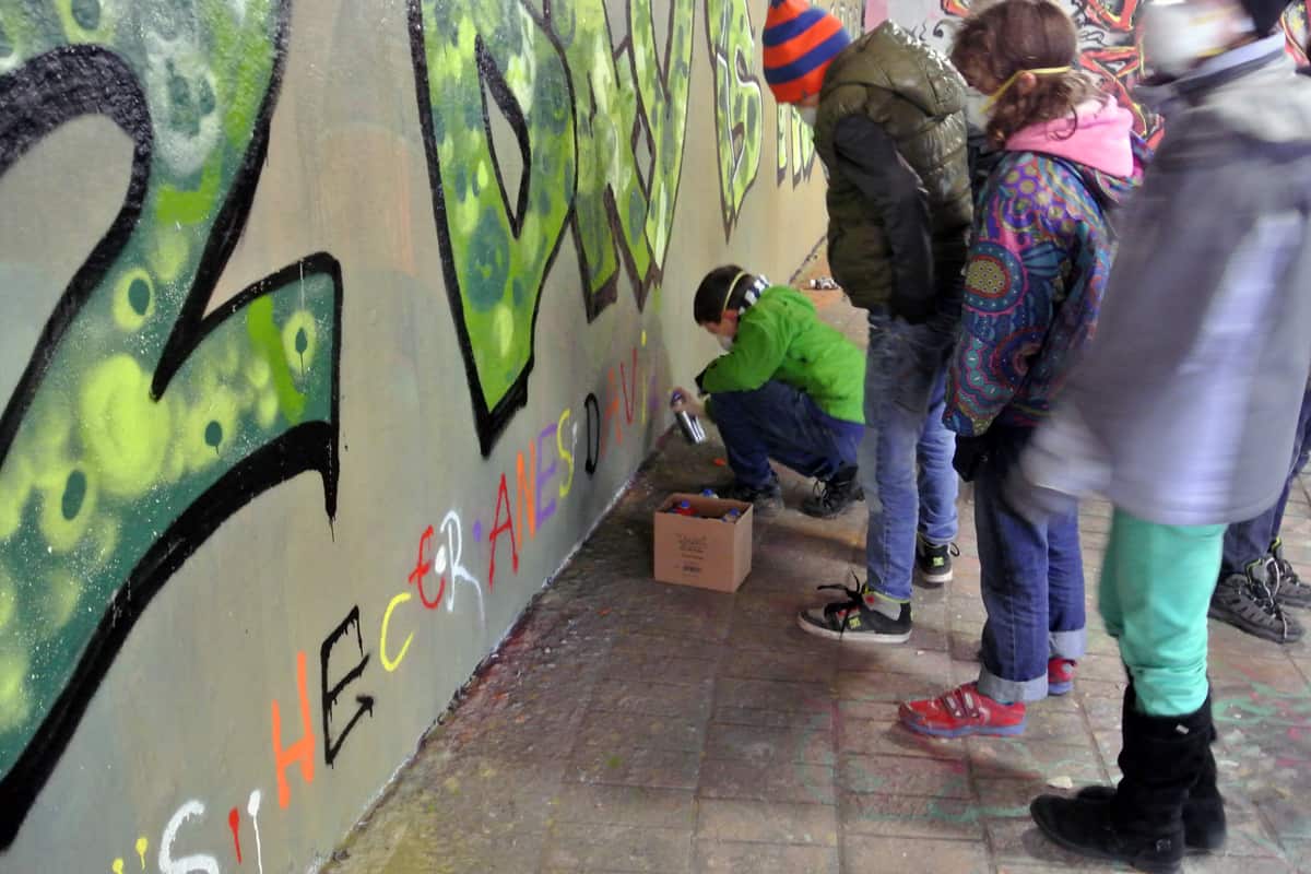 Um den 11. Geburtstag von Hector gebührend zu feiern, haben wir mit ihren Gästen ein coolen Graffiti Kindergeburtstag geplant