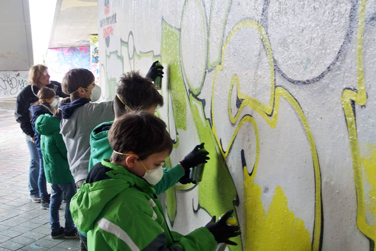 Um den 10. Geburtstag von Frederik gebührend zu feiern, haben wir mit ihren Gästen ein coolen Graffiti kindergeburtstag geplant