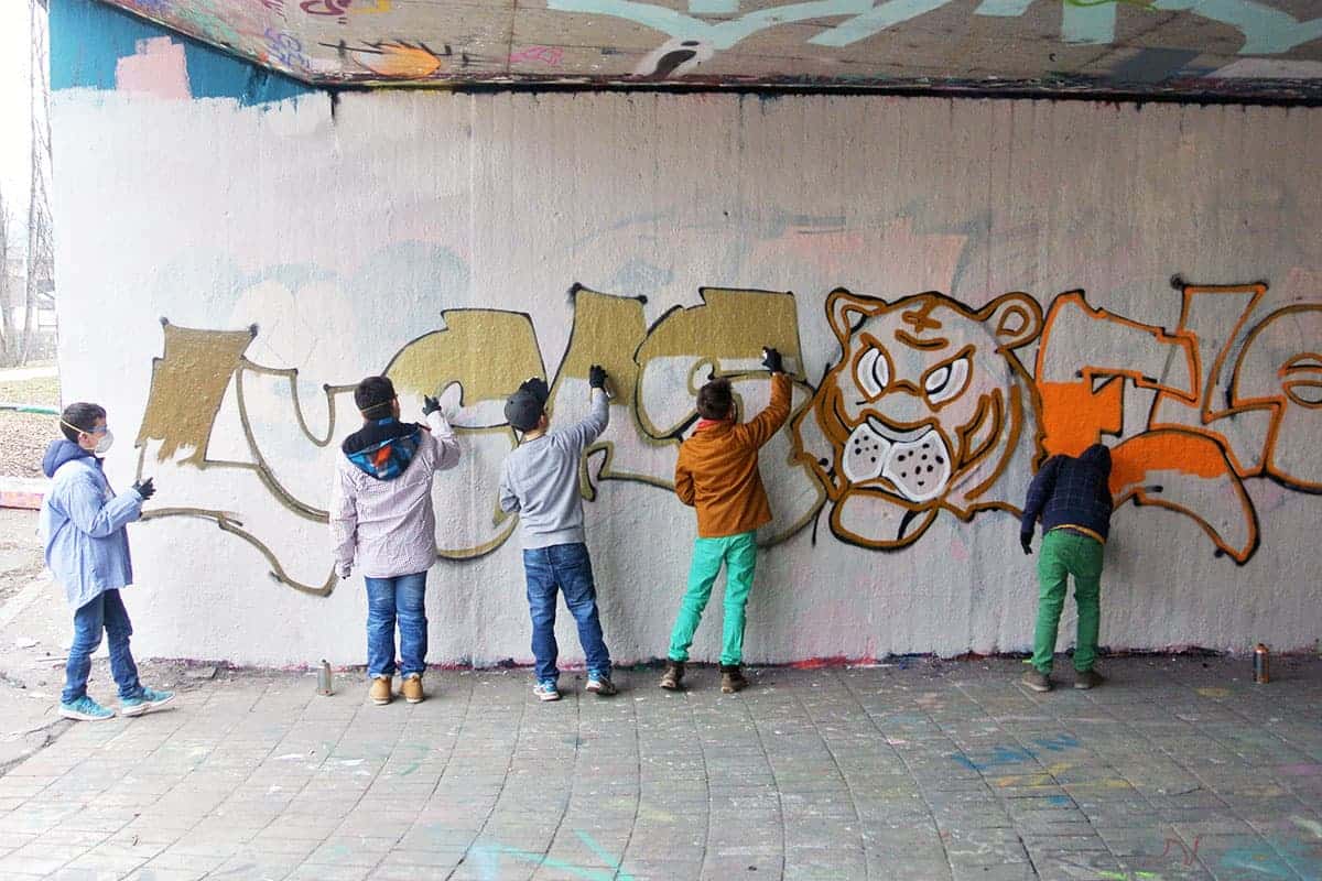 Um den 11. Geburtstag von Lucas gebührend zu feiern, haben wir mit ihren Gästen ein coolen Graffiti kindergeburtstag geplant