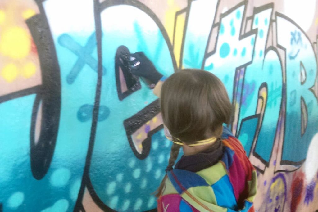 zum 12. Geburtstag von Kira haben wir von Graffiti Stuttgart mit Ihr und Ihren Gästen einen coolen Graffiti Kindergeburtstag gefeiert.