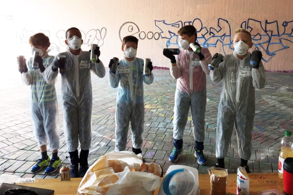 Um den 10. Geburtstag von Tjark gebührend zu feiern, haben wir mit ihren Gästen ein coolen Graffiti kindergeburtstag geplant