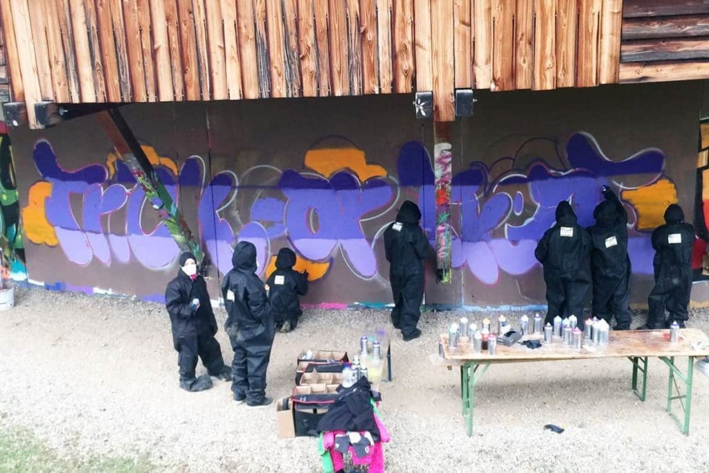zum 11. Geburtstag von Juliana haben wir von Graffiti Stuttgart mit Ihr und Ihren Gästen einen coolen Graffiti Kindergeburtstag gefeiert.