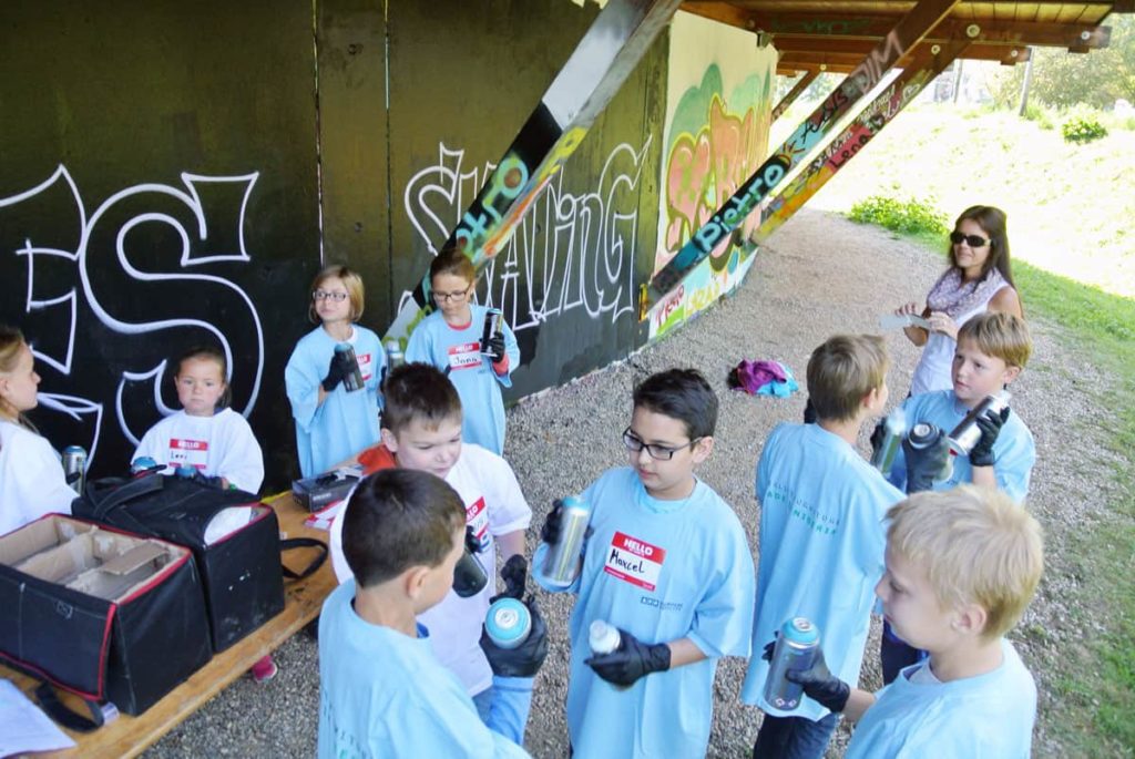 Um den 11. Geburtstag von Noel gebührend zu feiern, haben wir mit ihren Gästen ein coolen Graffiti Kindergeburtstag geplant