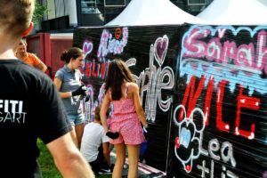 Graffiti Firmenevent Vector Sommerfest 2017! Beim Sommerfest der Vector Informatik, hatten wir mit den Gästen eine coole Graffiti Malaktion