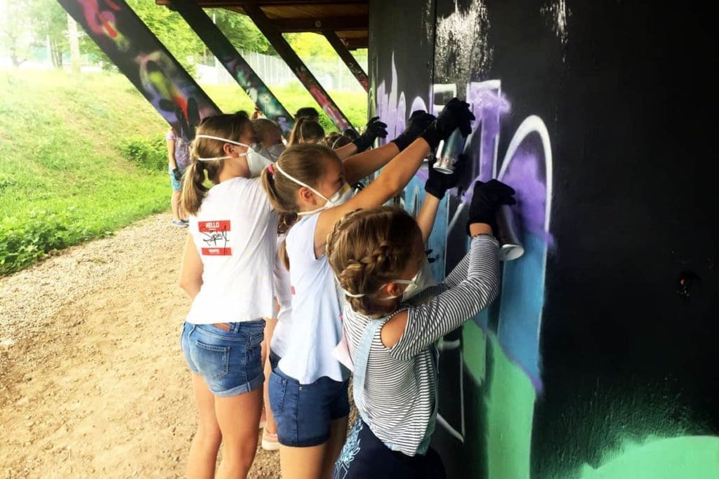 Zum 10. Geburtstag von Emma haben wir von Graffiti Stuttgart mit Ihr und Ihren Gästen einen coolen Graffiti-Kindergeburtstag gefeiert.