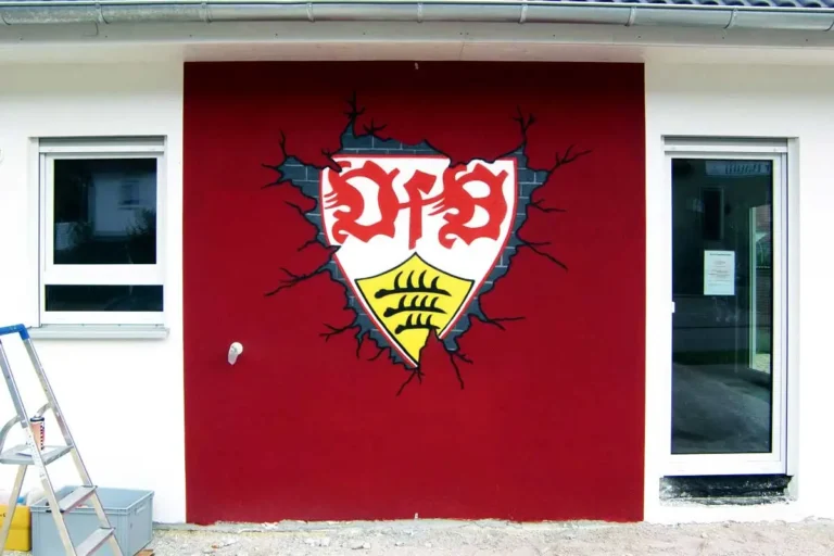 Verleihen Sie Ihrer Hausfassade mit einem einzigartigen Graffiti-Kunstwerk das VfB Logo. Lesen Sie, wie Simon von Graffiti-Stuttgart.de die Wandgestaltung umgesetzt hat.