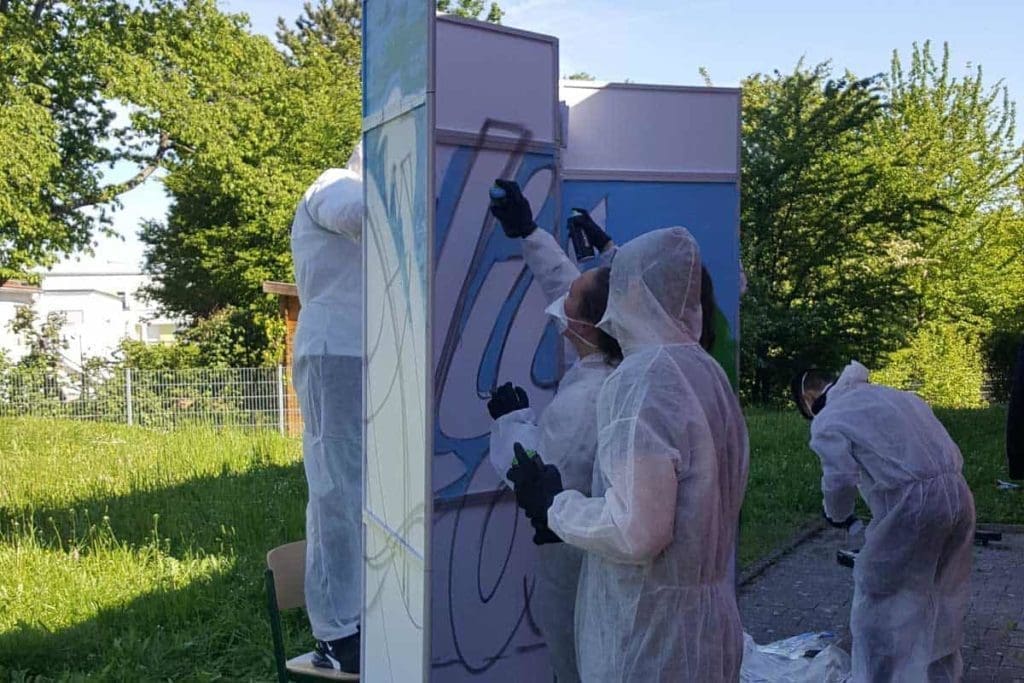 Zusammen mit der Berufliche Bildung haben wir mit den Schülern der Auf dem Laiern Schule Kirchheim a.N. einen Aufenthaltsraum kreativ gestaltet.