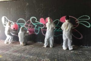 Um den 12. Geburtstag von Lara Marie gebührend zu feiern, haben wir von Graffiti-Stuttgart mit ihren Gästen ein coolen Graffiti Kindergeburtstag an der Hall of Fame Stuttgart Bad Cannstatt gefeiert.