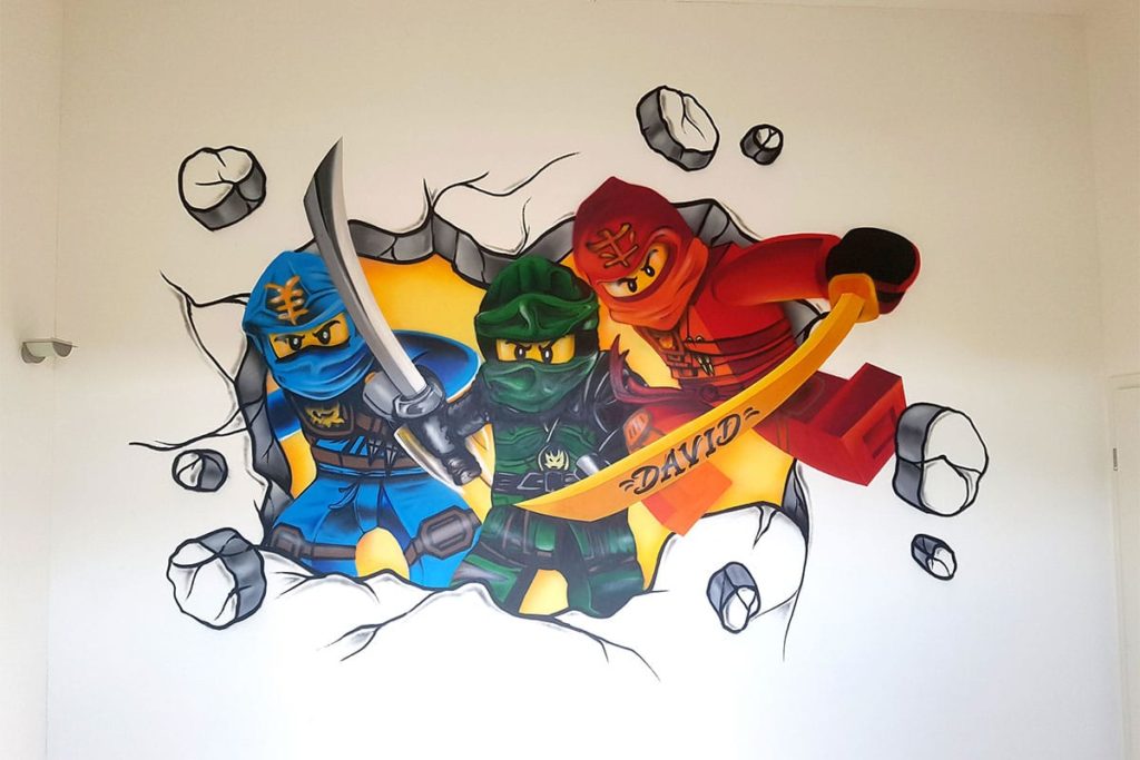 Für unseren 6-jährigen Kunden aus Weil der Stadt haben wir eine Wand von seinem Kinderzimmer mit einem farbenfrohen Lego Ninjgo Graffiti gestaltet.