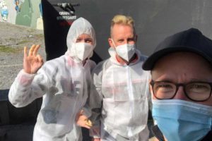 Die beiden Rennradfahrer Maren und Adrian haben zusammen mit Patrick im Jugendhaus das CANN ein RADBANDE Graffiti gesprüht.