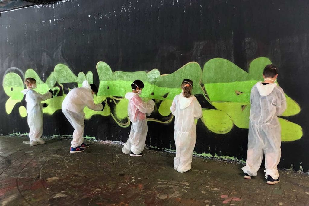 zum 9. Geburtstag von Paul haben wir von Graffiti Stuttgart mit Ihm und seinen Gästen einen coolen Graffiti Kindergeburtstag gefeiert.