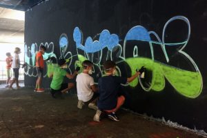 zum 11. Geburtstag von Julius & Julian haben wir von Graffiti Stuttgart mit Ihren Gästen einen coolen Graffiti Kindergeburtstag gefeiert.