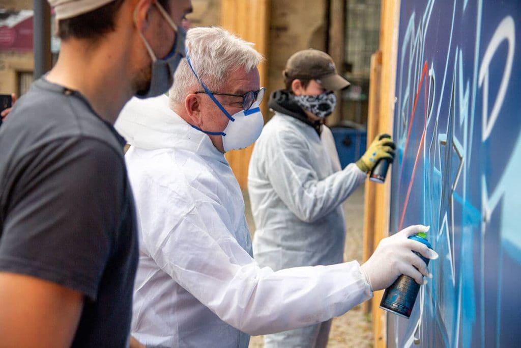 Zusammen mit Graffit-Stuttgart, dem Jugendhaus West in Stuttgart und dem Europa Zentrum Baden-Württemberg hat das Ministerium der Justiz und für Europa einen Graffiti-Workshop zum Thema Europa ins Leben gerufen.