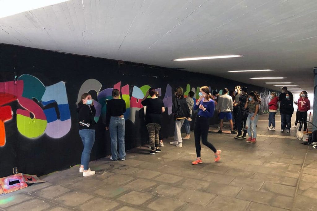 Zusammen mit den Mitarbeitern des Freiwilligen Sozialen Jahres des internationalen Bunds aus Asperg haben wir zum Abschluss ein cooles Graffiti Event durchgeführt.