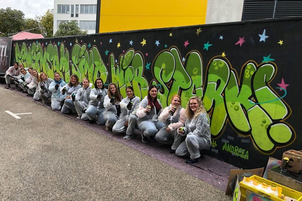 Zusammen mit den Mitarbeiterinnen des Kindergarten St. Nikolaus aus Neu-Ulm, haben wir Graffiti Teambuilding Event veranstaltet.