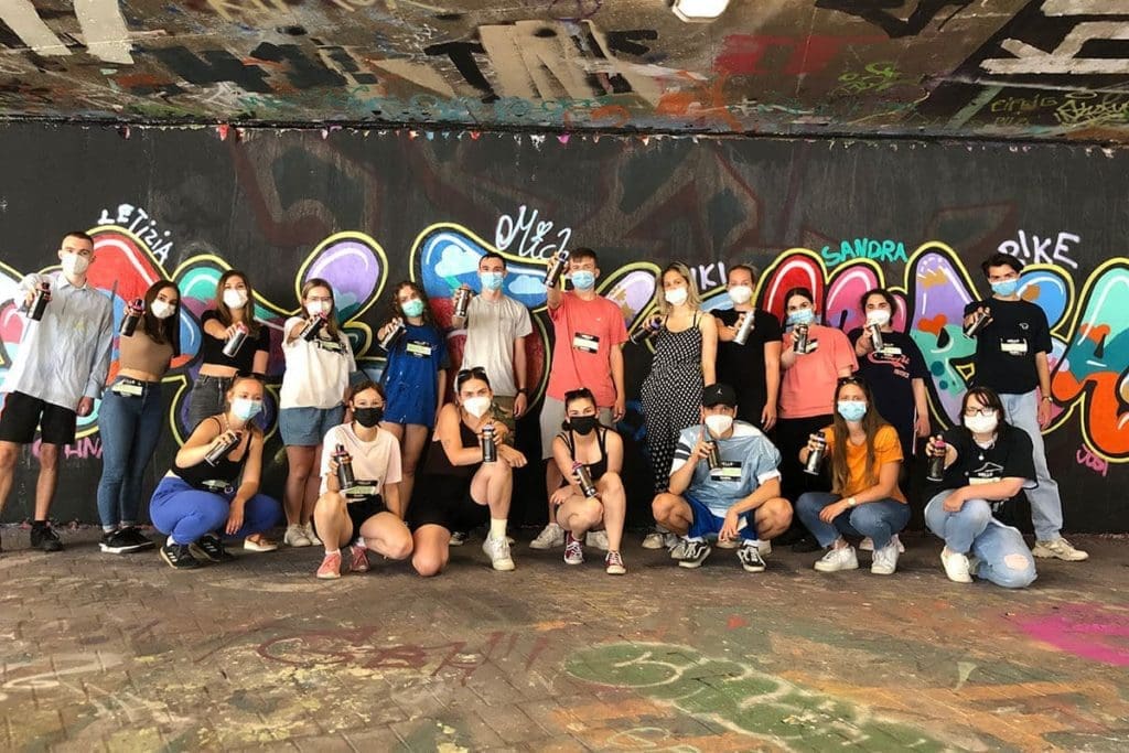 Zusammen mit den Mitarbeitern des Freiwilligen Sozialen Jahres des Internationalen Bunds aus Asperg haben wir zum Abschluss ein cooles Graffiti Event durchgeführt.