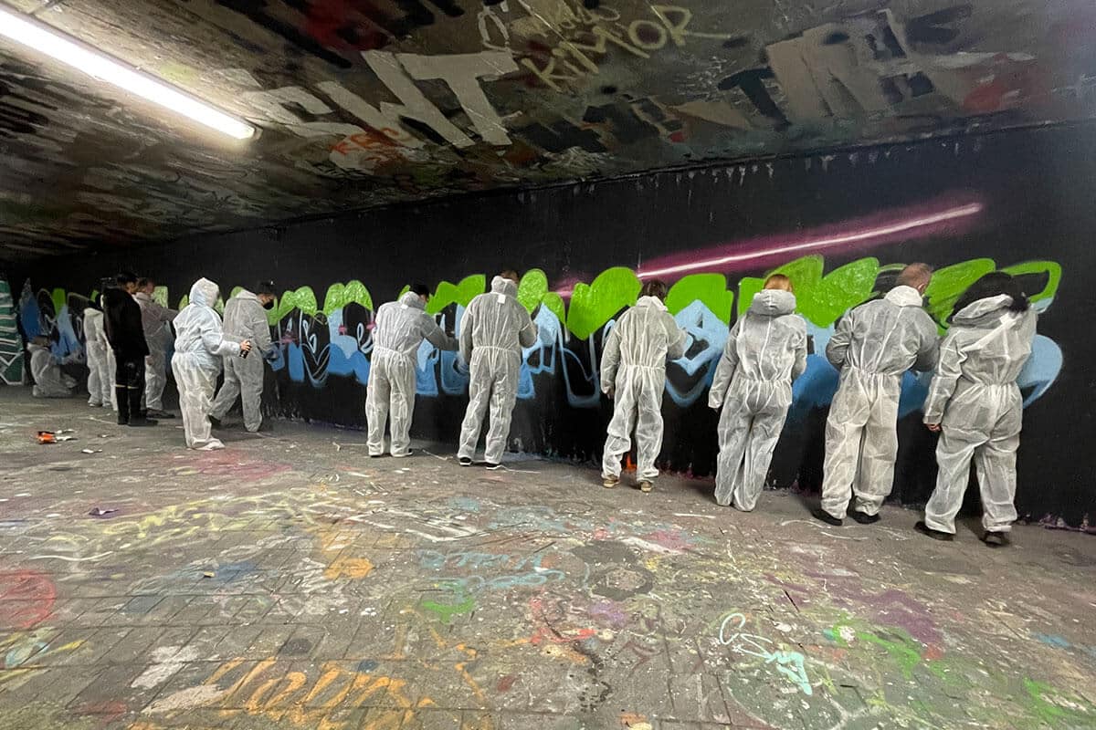 Zusammen mit den Kollegen der Werkzeugmaschinen und Lasertechnik erstelle Trumpf aus Ditzingen hatten wir in der Hall of Fame Stuttgart Bad Cannstatt ein kreatives Teamevent.