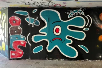 Beim Just Spray Graffiti Schnupperkurs in Stuttgart entstehen echte Graffitis – ohne Vorkenntnisse, mit Profi-Coaching an der Hall of Fame Bad Cannstatt.