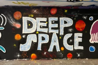 Beim Just Spray Graffiti Schnupperkurs in Stuttgart entstehen echte Graffitis – ohne Vorkenntnisse, mit Profi-Coaching an der Hall of Fame Bad Cannstatt.